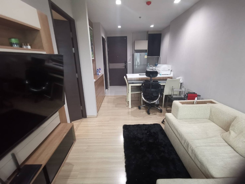 ให้เช่าคอนโดสาทร นราธิวาส : For rent Rhythm sathorn //1b1b//45 sq.m