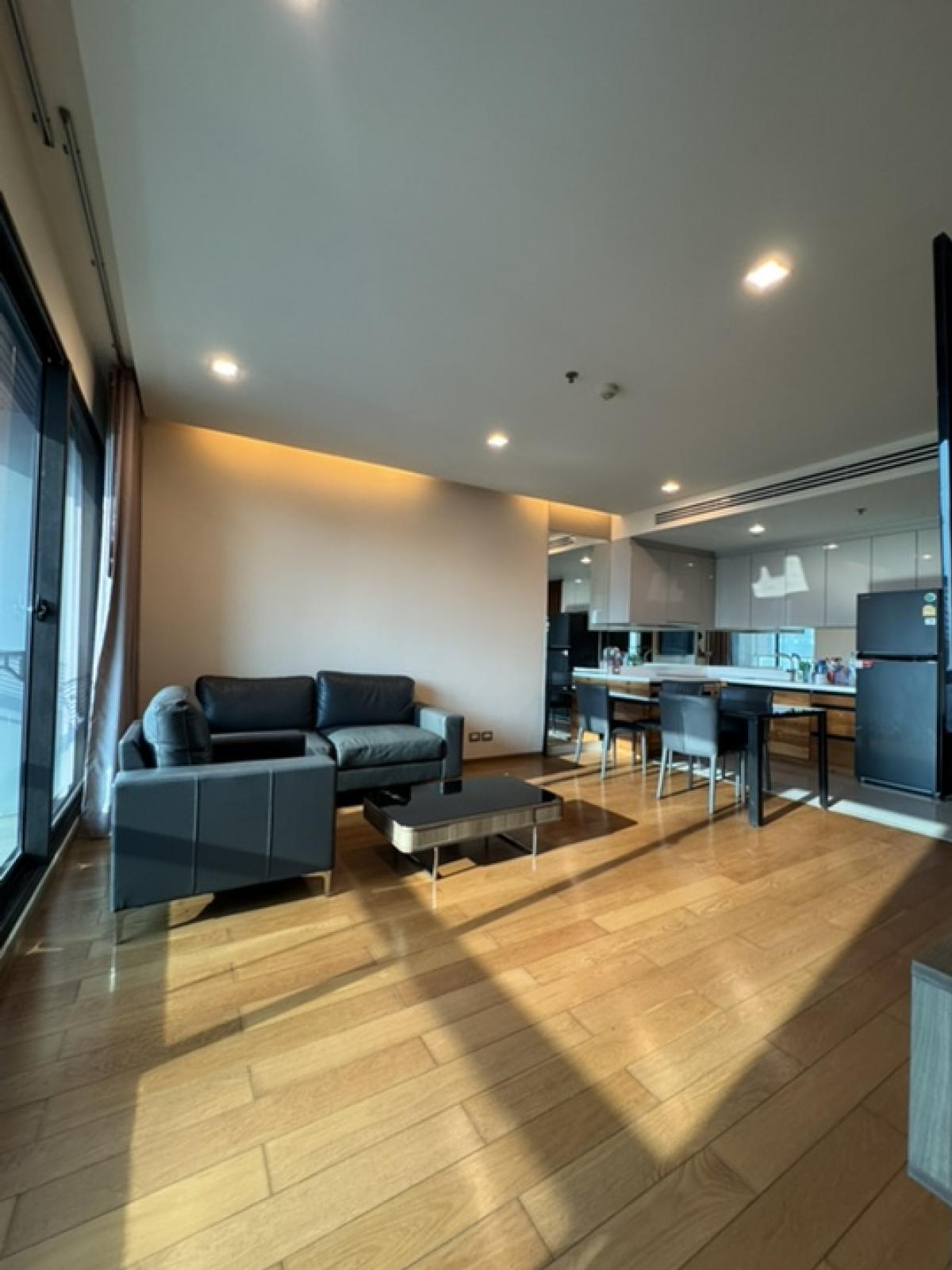 ให้เช่าคอนโดสาทร นราธิวาส : 45,000 Ready to move in The Address Sathorn