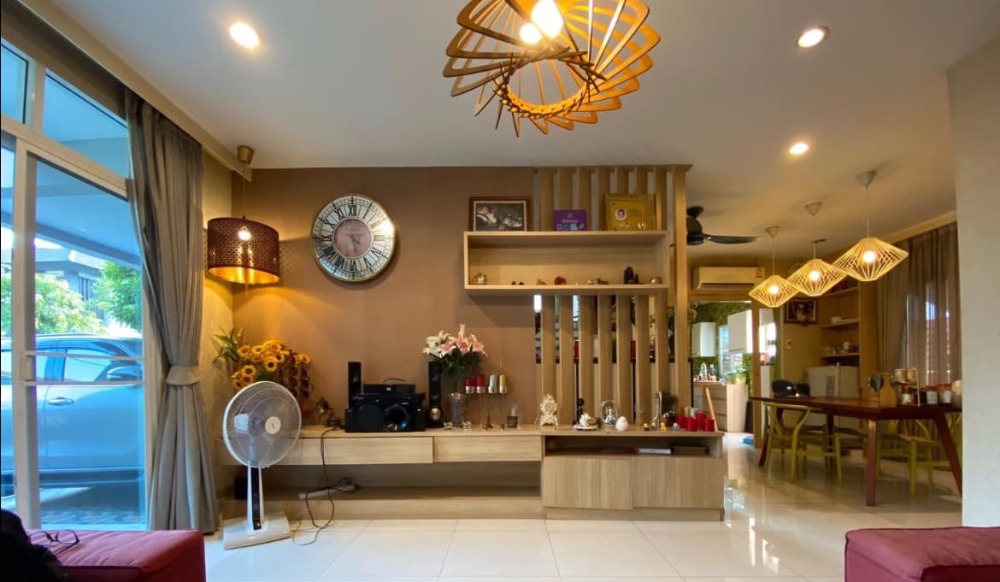 For SaleHousePattanakan, Srinakarin : Large single house, beautiful garden, ready to move in, fully furnished, located in the city center, convenient transportation