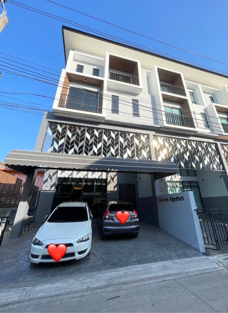 For SaleHome OfficeChokchai 4, Ladprao 71, Ladprao 48, : For sale/for rent, 3.5-storey luxury home office – in the heart of Chokchai 4, Lat Phrao, Diamond Ville project