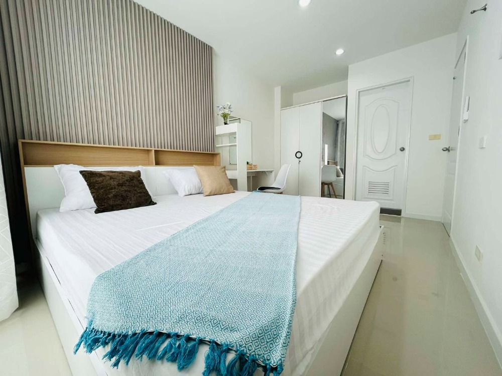 For SaleCondoRayong : Very cheap sale!! Interpark Condo, newly renovated, fully furnished, ready to move in, prime location, Pluak Daeng District, Rayong Province, near Eastern Seaboard Industrial Estate