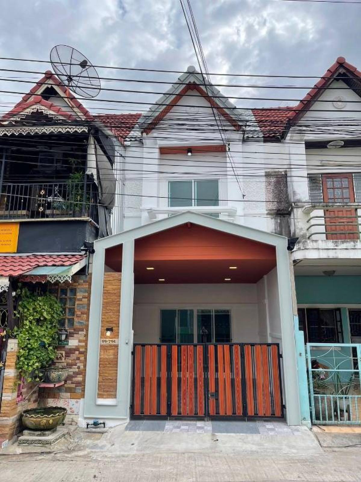 For SaleTownhouseNawamin, Ramindra : For sale: 2-storey townhouse, Maruey Village 1, Phahon Yothin 54/1, Soi 4-30, Sai Mai, Hathai Rat, Lam Luk Ka, Sukhapiban 5, Green Line, Saphan Mai, Don Mueang Airport, Sai Mai Hospital, Sarasas School, Ying Charoen Market, Wongkot Market