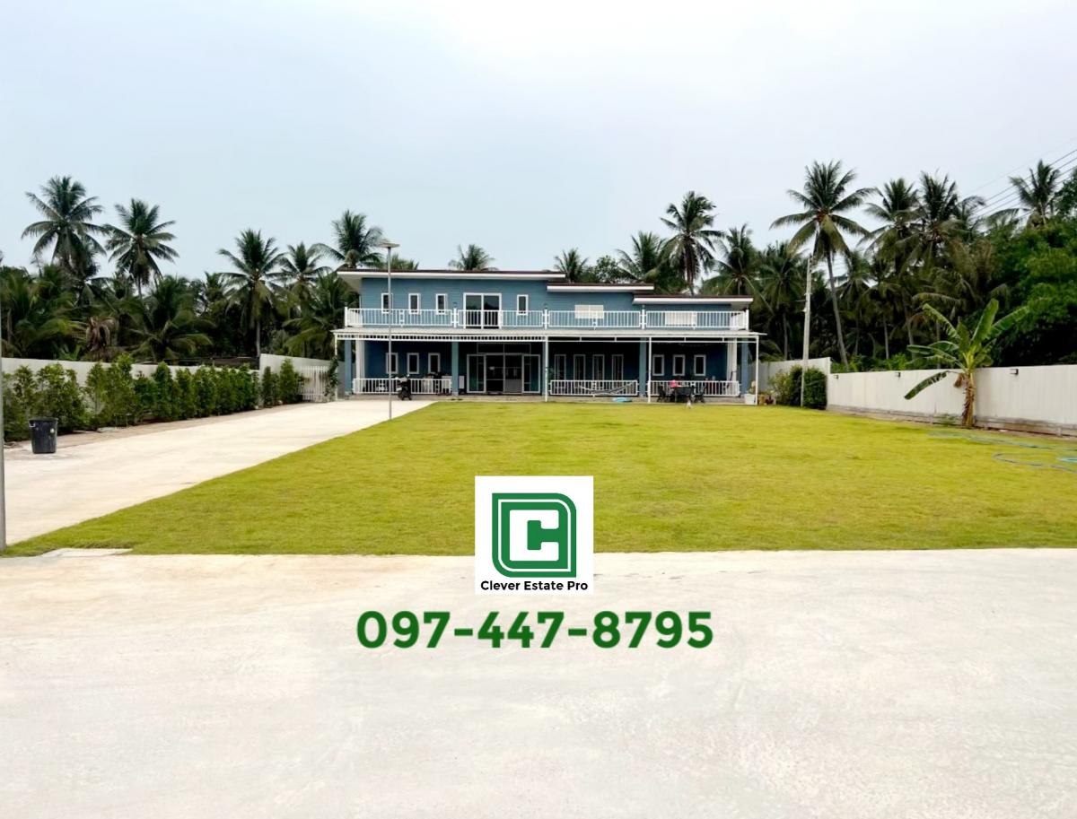 For SaleHouseHuahin, Prachuap Khiri Khan, Pran Buri : For sale: 2-storey detached house, Pran Buri District, Prachuap Khiri Khan Province. Very cheap price. Owner is moving abroad. Land area: 1 rai.