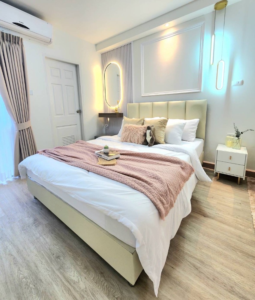 For SaleCondoPinklao, Charansanitwong : Come and own a beautiful condo, City Home Ratchada-Pinklao! Fully furnished room, ready to move in, great location, located on Charansanitwong Road 95/1, convenient transportation, only 200 meters to the BTS.