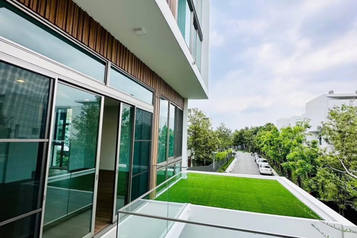 For SaleHousePattanakan, Srinakarin : For sale: 3-storey detached house, VIVE RAMA 9 , new design in Modern Japanese style on Krungthep Kreetha Road