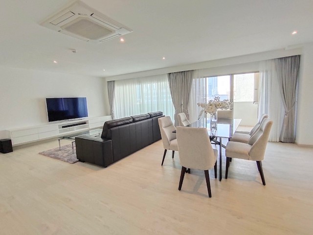 For RentCondoSilom, Saladaeng, Bangrak : For Rent Silom Condominium 2 BED(144 sqm.) 11FL