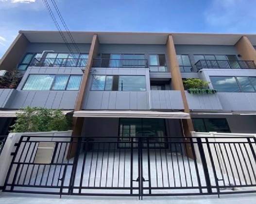 For RentTownhomeOnnut, Udomsuk : Tel. 081-632-0632 3-story townhome for rent in the middle of the city Sukhumvit-Onnut Soi Onnuch 70/1 New Furniture Furniture Fully Furnished 4 Air Air / Residence only Not allowing pets