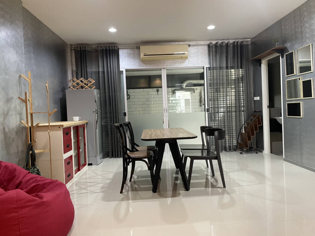 For RentTownhousePattanakan, Srinakarin : Townhome for rent, Noble Cube Phatthanakan, 3 bedrooms, furnished