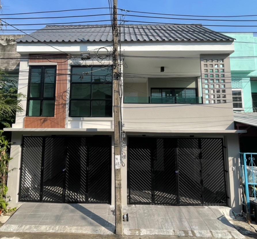 For SaleTownhouseBangna, Bearing, Lasalle : For sale: 2-storey townhouse, 16 sq m, Rom Pho Village, Sanphawut-Bangna Road