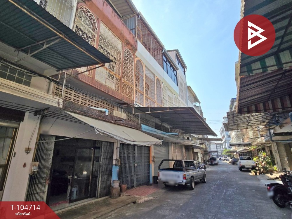 For SaleShophouseChanthaburi : Commercial building for sale, area 18.4 square wah, city center, Trirat Road, Chanthaburi