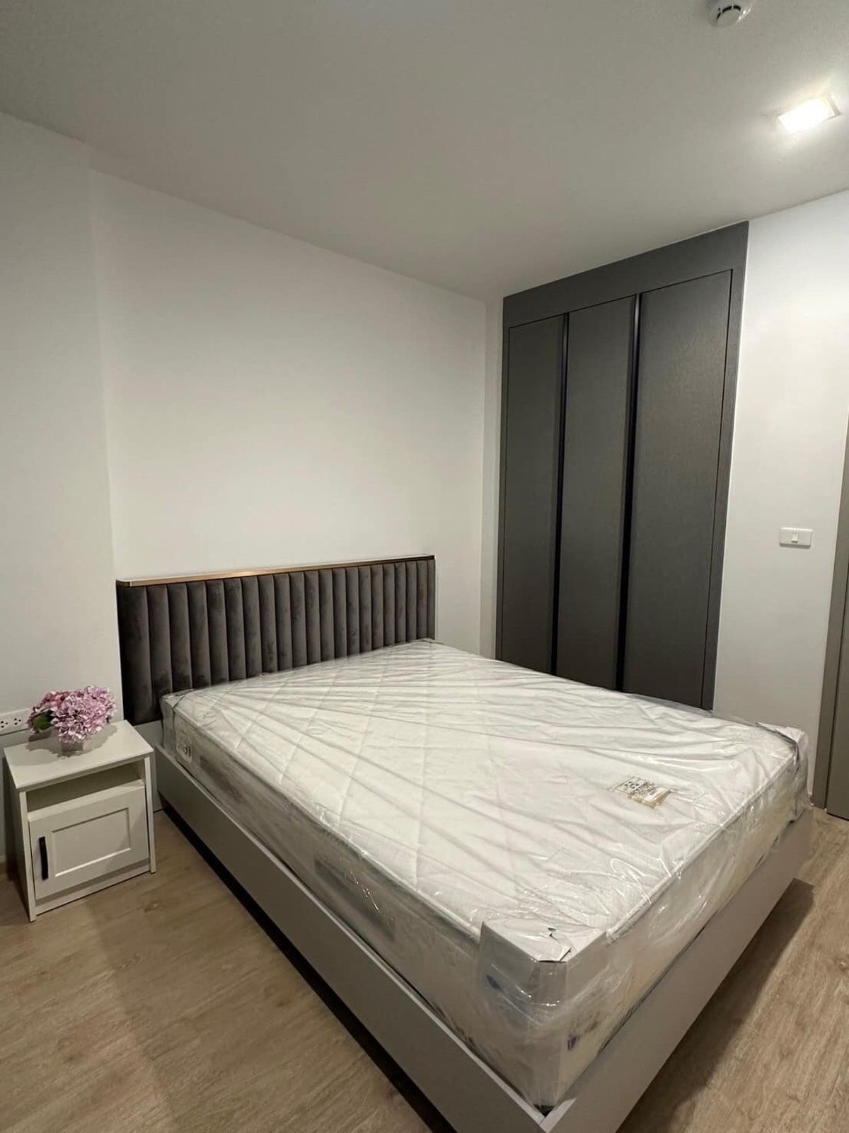 For RentCondoRama9, Petchburi, RCA : [💥𝐑𝐄𝐍𝐓 𝐍𝐎𝐖] IDEO NEW RAMA9 Beautiful condo with furniture, great location, Ekkamai-Thonglor, only 15 minutes, ready to move in 🏢