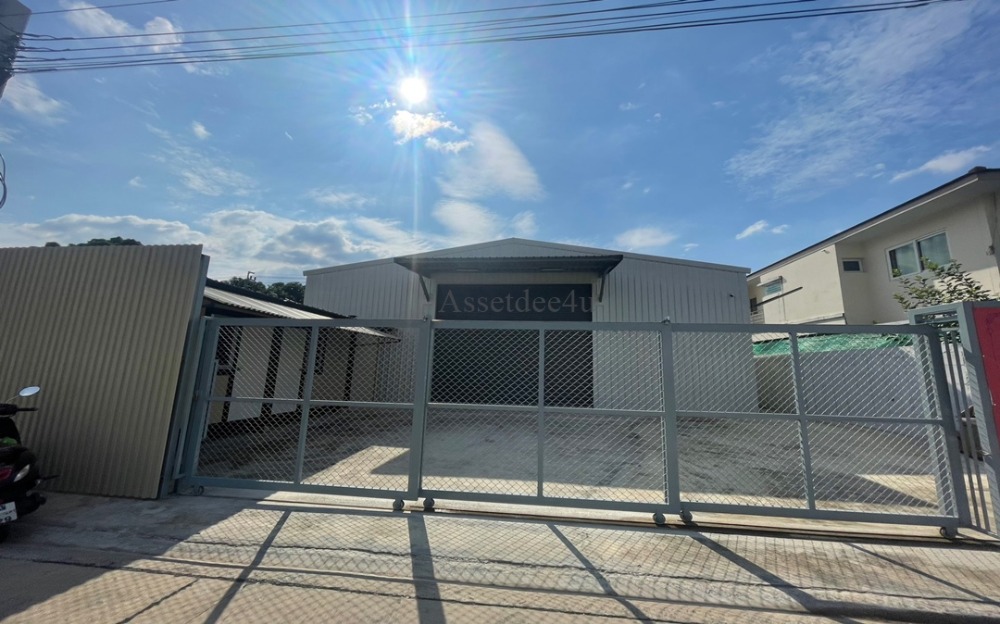 For RentWarehouseLadprao101, Happy Land, The Mall Bang Kapi : AW466 Warehouse for rent, warehouse for rent in Lat Phrao area, warehouse with office, area 450 sq m.