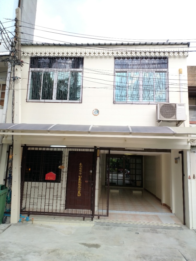 For LeaseholdTownhouseKhlongtoei, Kluaynamthai : HOME FOR RENT LONG TERM House Townhouse For Sale Long Term Rent Khlong Toei, in the heart of Bangkok