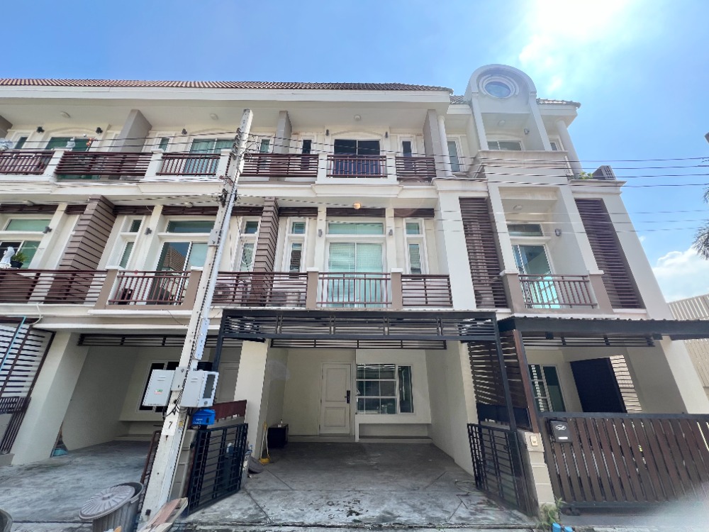 For RentTownhouseKaset Nawamin,Ladplakao : For rent, 3-storey home office, Premium Place, Ekkamai, Ram Intra Sukhonthasawat Road, good condition, private zone house, near Chalongrat Expressway