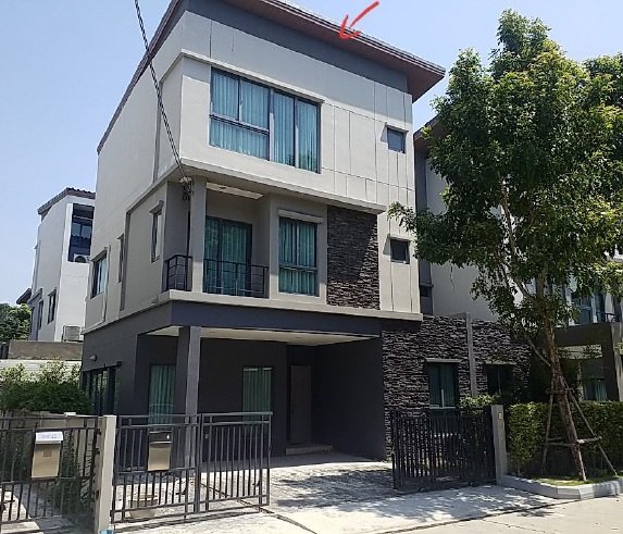 For SaleHouseLadkrabang, Suwannaphum Airport : For sale: 3-storey twin house, 8 m wide, Baan Klang Muang The Edition Bangna-Wongwaen project, special price 9 million.