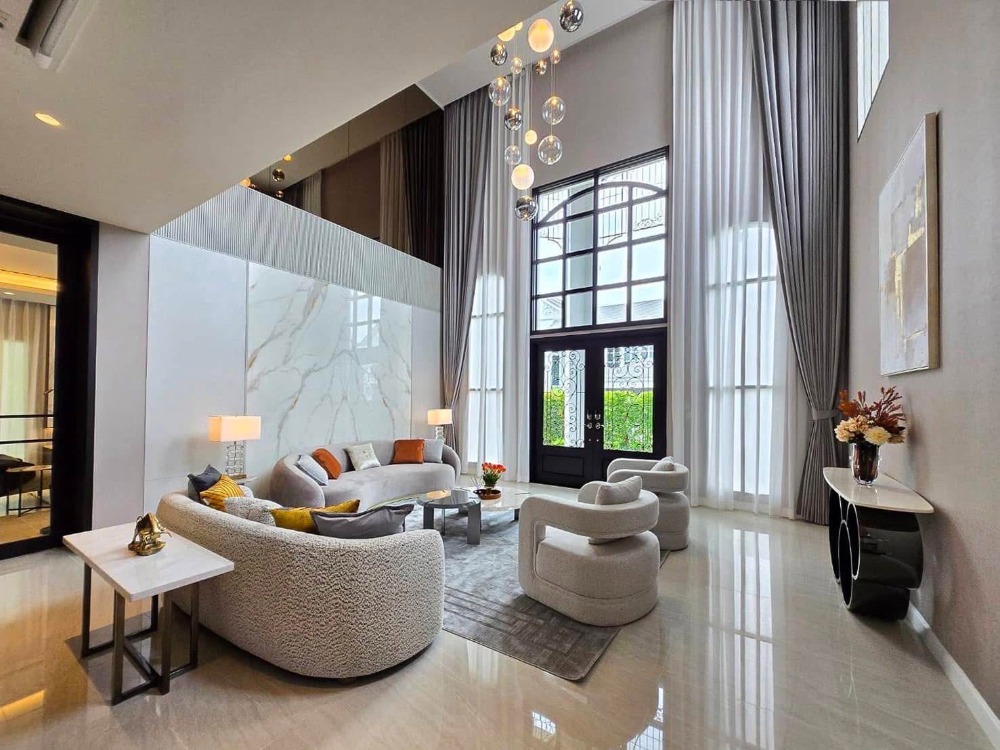 For RentHouseLadkrabang, Suwannaphum Airport : ♦ Nice Decoration ♦ 209.00 sq.w., 694.00 sq.m. | 5 beds, 6 Baths, Fully Furnished | Near MRT Nom Klao 9 mins , APL Ban Thap Chang 12 mins , Suvarnabhumi Airport 18 mins.