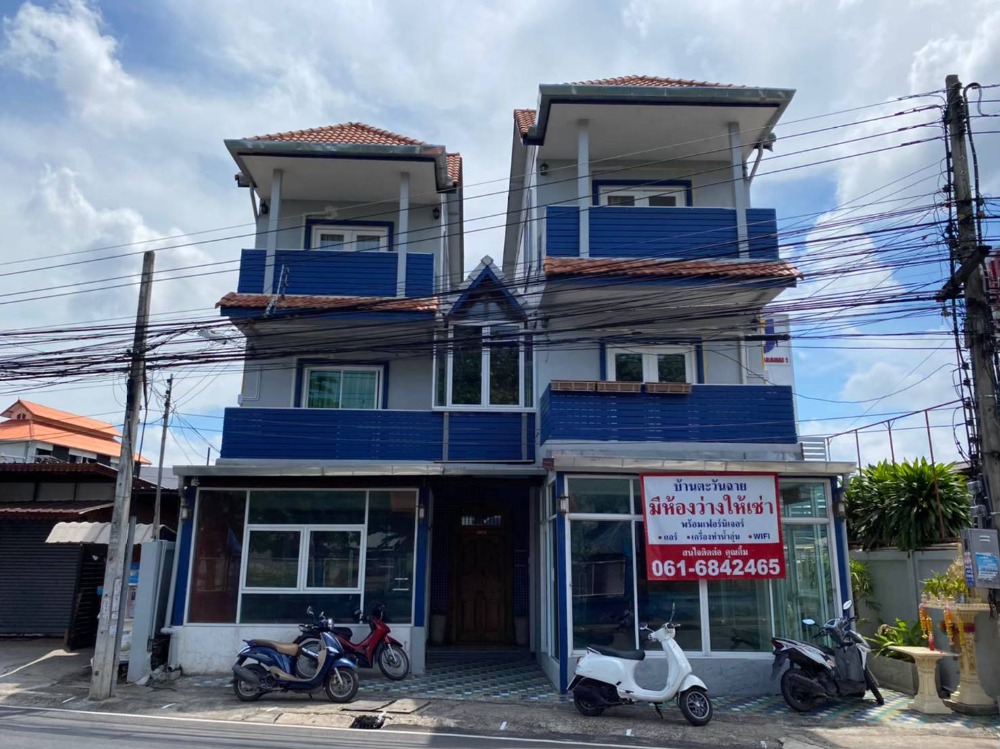 For RentShophouseChiang Mai : For rent: 3-storey building, 1 unit, opposite the Groundwater Resources Office, Wualai Road, Hai Ya Subdistrict, Mueang District, Chiang Mai Province.