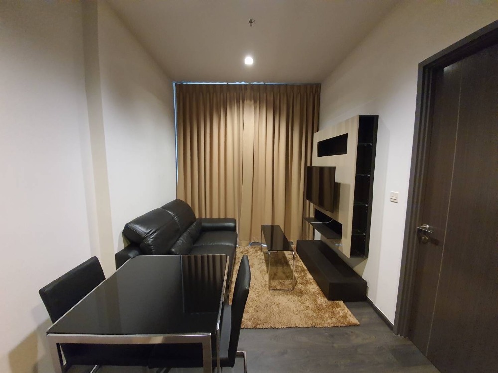 For RentCondoSukhumvit, Asoke, Thonglor : Beautiful room, best price in the building! 1 bedroom, 1 bathroom, 31 sq m, beautiful view, ready for rent.