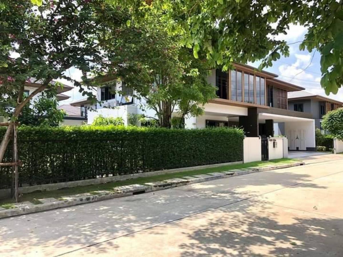 ให้เช่าบ้านพัฒนาการ ศรีนครินทร์ : 🏠ให้เช่า บุราสิริ พัฒนาการ🏠Burasiri Patthanakarn for rent•Luxurious detached house in the city center