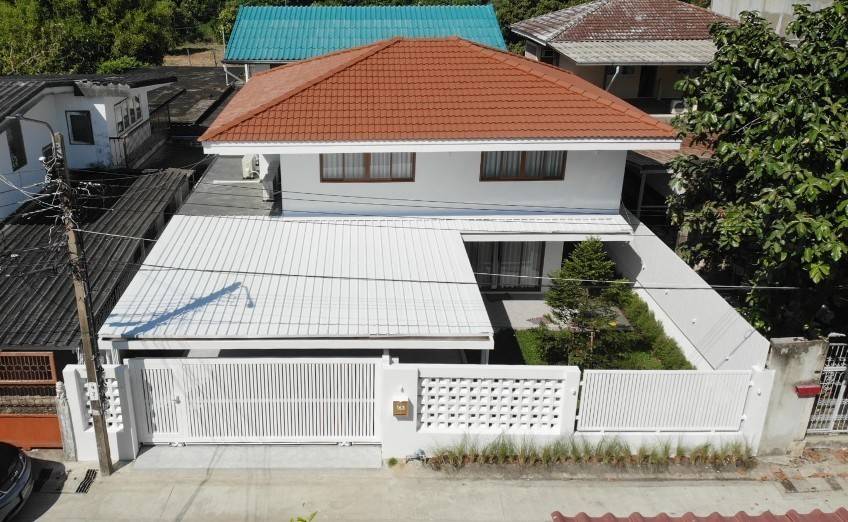 For SaleHouseLadprao, Central Ladprao : For sale, newly renovated single house, never occupied, Lat Phrao 115 Road, entrance to BTS Bang Kapi, 3 bedrooms, 2 bathrooms, full furniture included, selling for 12.9 million baht.