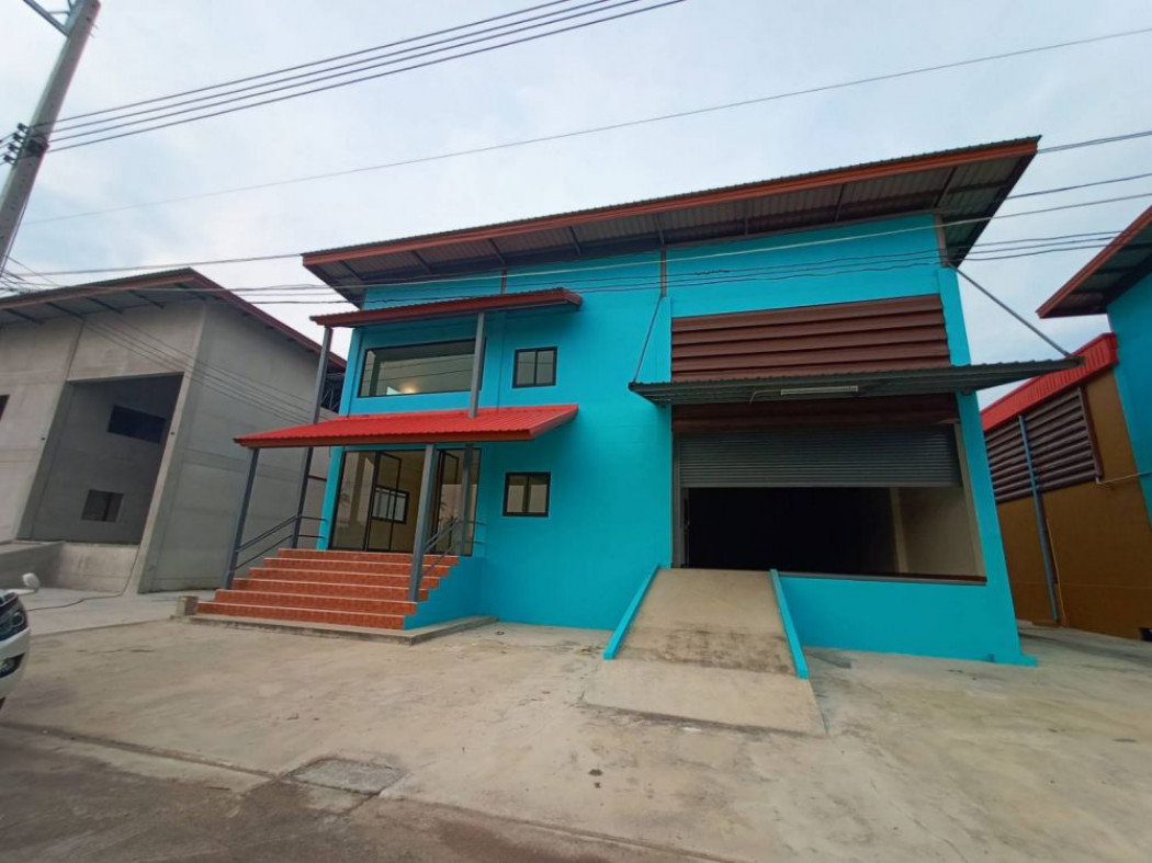 For RentFactoryMahachai Samut Sakhon : Warehouse/Factory for rent 495 sq m. | On Setthakit Road 1, Samut Sakhon | Very cheap rent