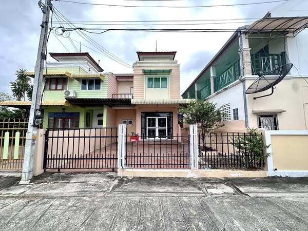 For SaleTownhouseHuahin, Prachuap Khiri Khan, Pran Buri : For sale: 2-storey townhouse, Soi Bo Fai (Hua Hin 6), good location, very convenient to travel, near Petchkasem main road, quiet, suitable for living, near Hua Hin Airport.