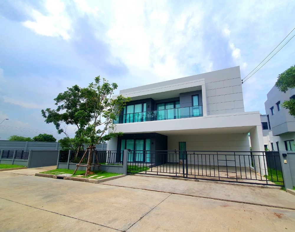 For SaleHouseNawamin, Ramindra : For sale: 2-storey detached house, Centro Ram Intra-Chatuchak 2, near the Pink Line, Ram Intra 83 Station and the Green Line, Saphan Mai Station.