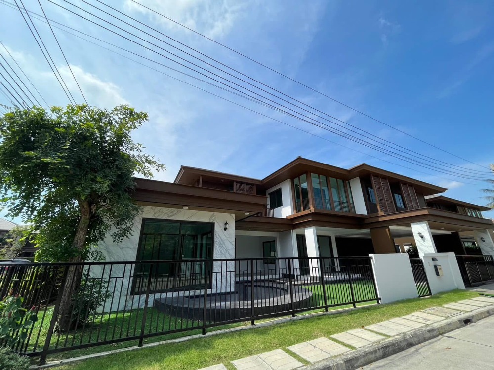 For SaleHousePattanakan, Srinakarin : ♦ Prime Location  ♦ Single house 2 storey 5 beds | 134.00 sq.w. 448.00 sq.m. | near Beaconhouse Yamsaard International School 7 mins, Triam Udom Suksa Phatthanakan School 11 mins, Vibharam Hospital 15 mins