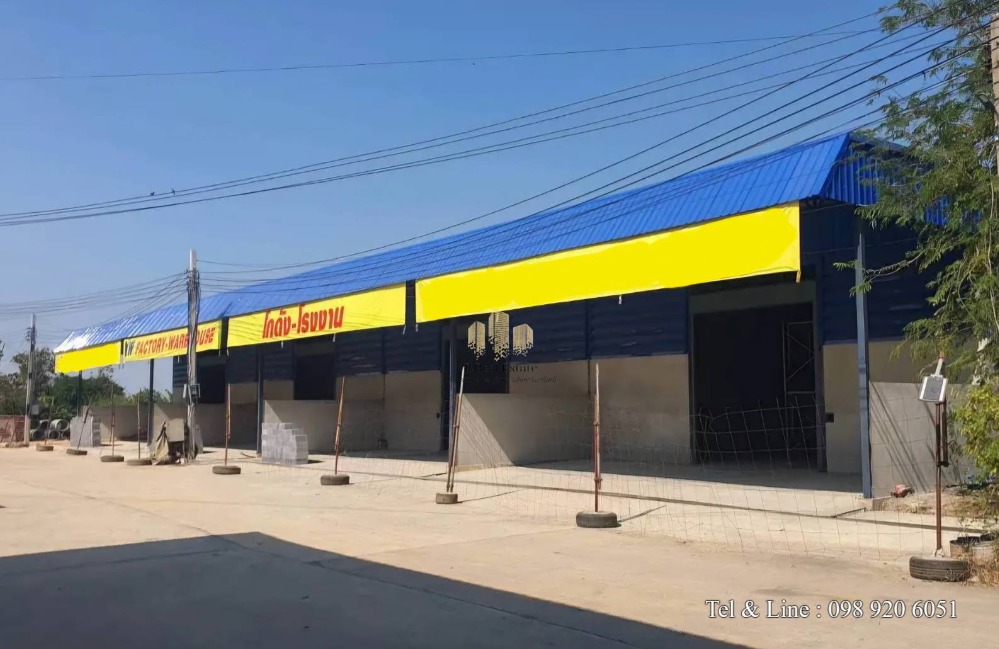 For RentWarehouseNonthaburi, Bang Yai, Bangbuathong : Warehouse for rent, Nopphawong Intersection, Khlong Khwang Subdistrict, Sai Noi District, Nonthaburi, area 420 sq m.