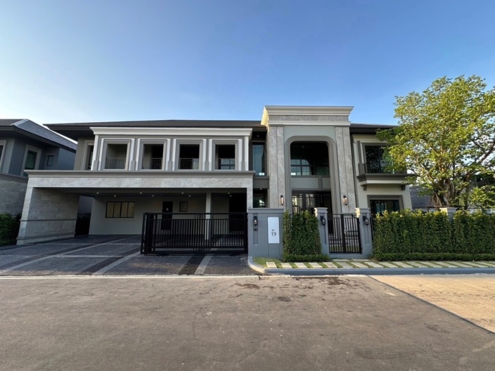 For RentHouseLadkrabang, Suwannaphum Airport : For rent: 2-storey detached house, Grand Bangkok Boulevard Village, Krungthep Kreetha, beautiful, luxurious, ready to move in, convenient parking. Interested, add Line @841qqlnr