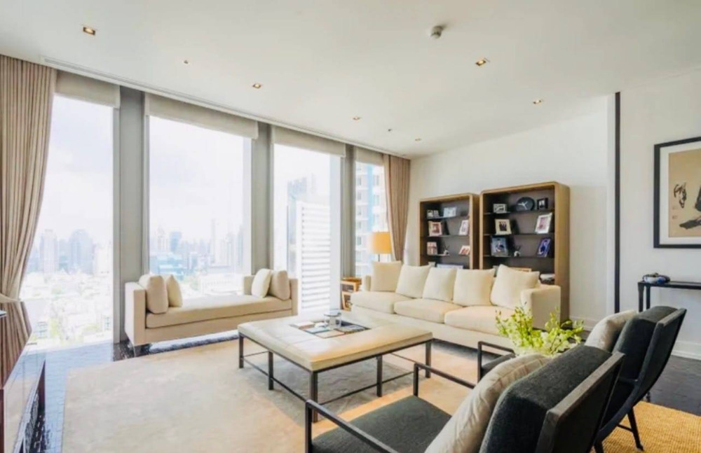 ขายคอนโดสาทร นราธิวาส : The Ritz Carlton Residences: 3bed 3bath with maid 188sqm. 74,000,000 Am: 0656199198