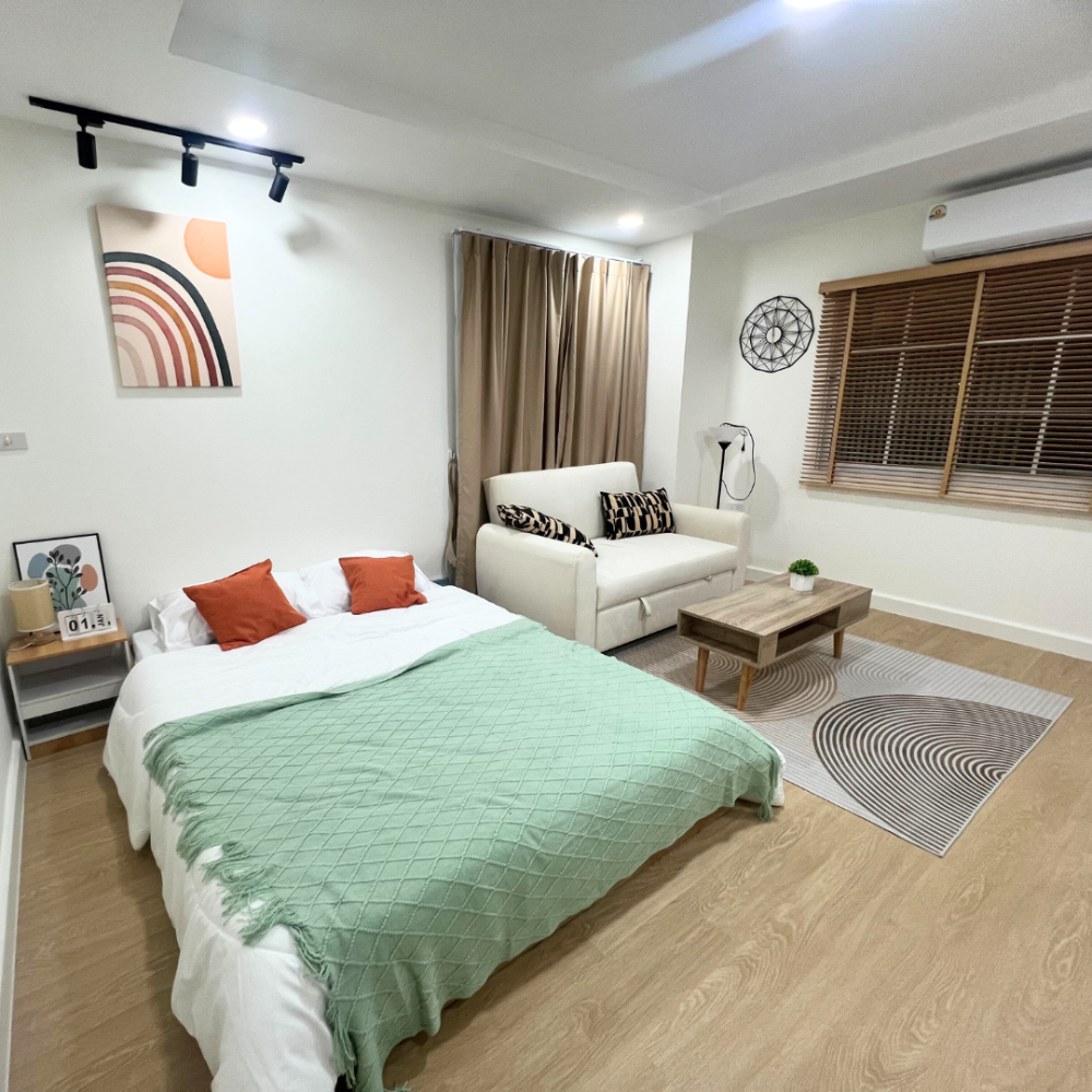 For SaleCondoLadprao, Central Ladprao : For Sale: Condo on Soi Lat Phrao 48, 31 sqm, 2nd Floor, Lat Phrao Road Prime location with easy access, near the Yellow Line BTS station.