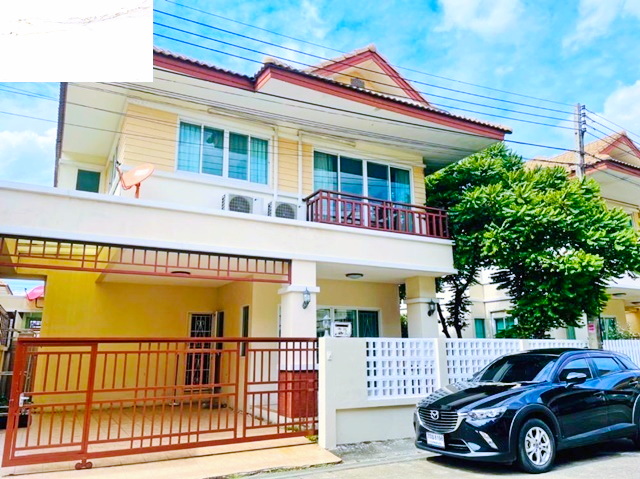 For RentHousePathum Thani,Rangsit, Thammasat : Sammakorn MuangEk Market 1.7km. Cheapest in this area 2-storey detached house 3bed 3bath 50sq.wa.