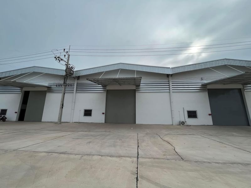 For RentWarehouseKasetsart, Ratchayothin : Warehouse for rent, Om Yai, Nakhon Pathom, size 900 sq m.