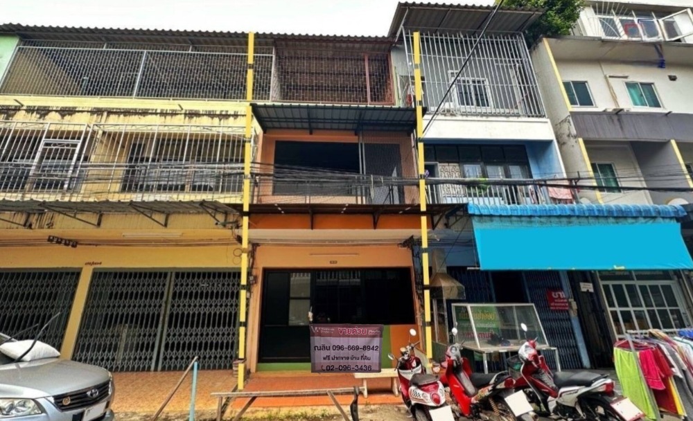 For SaleShophouseKoh Samui, Surat Thani : 3-storey commercial building, Talat Mai Road, Surat Thani Province