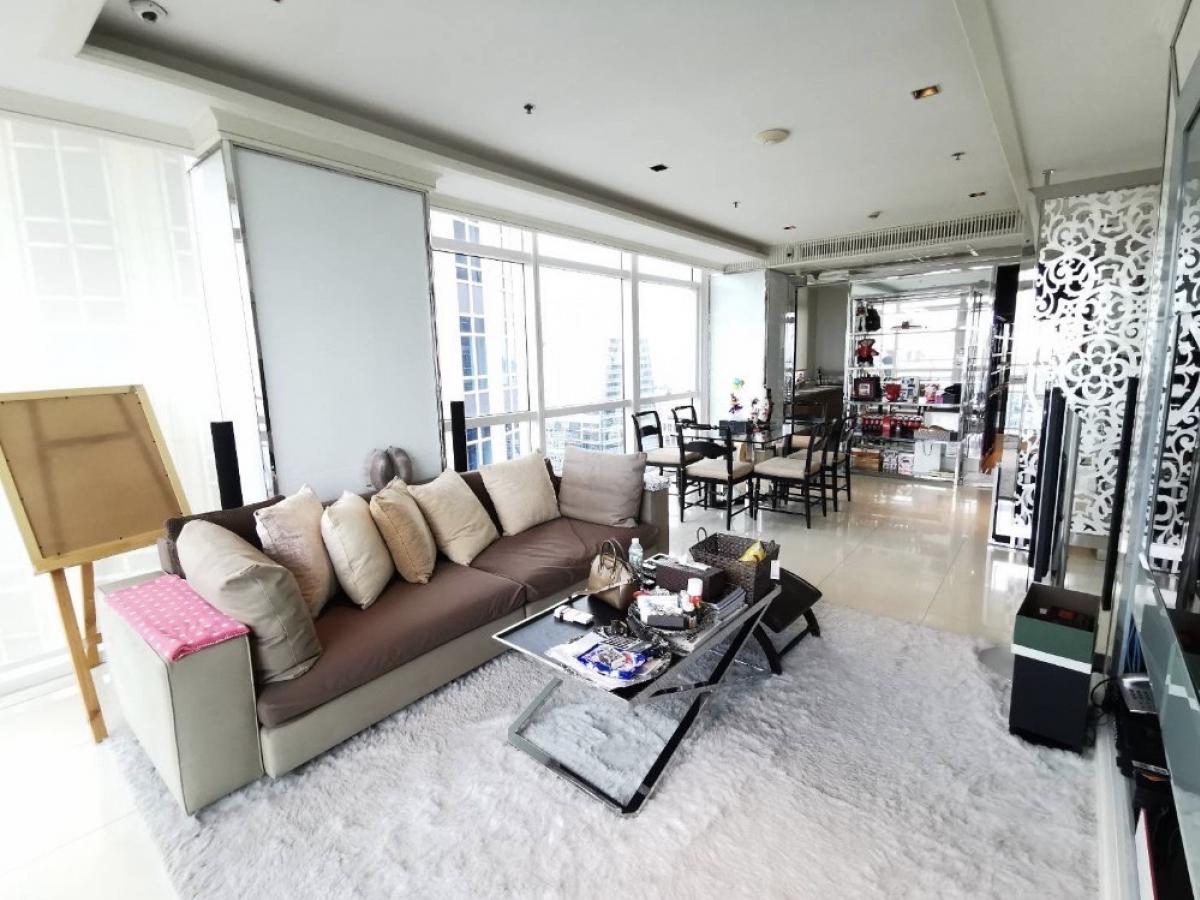 For RentCondoWitthayu, Chidlom, Langsuan, Ploenchit : 📢👇 Athenee Residence is one of the most sought-after luxury condominiums for living. It is located in a prime area, close to Central Chidlom and Central World, with convenient transportation options near the BTS and expressway, corner unit, unblocked view