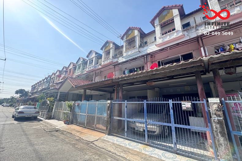 For SaleTownhouseKaset Nawamin,Ladplakao : Townhouse for sale, 3 floors, 20.7 square wah, Plearn Wipha Village, Soi Ram Intra 40, Intersection 33-3, Ram Intra Road