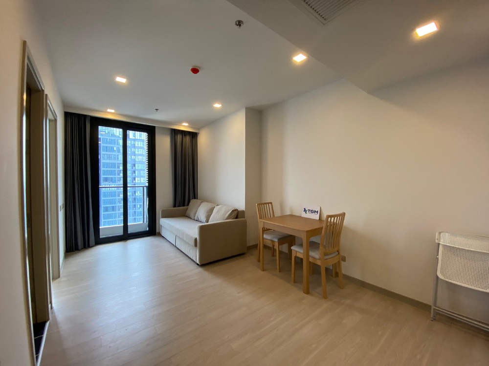 For RentCondoRama9, Petchburi, RCA : For rent: One 9 Five Asoke-rama9, a very hot condo in the Rama 9 area, fully furnished and ready to move in. If interested, hurry up and contact us.