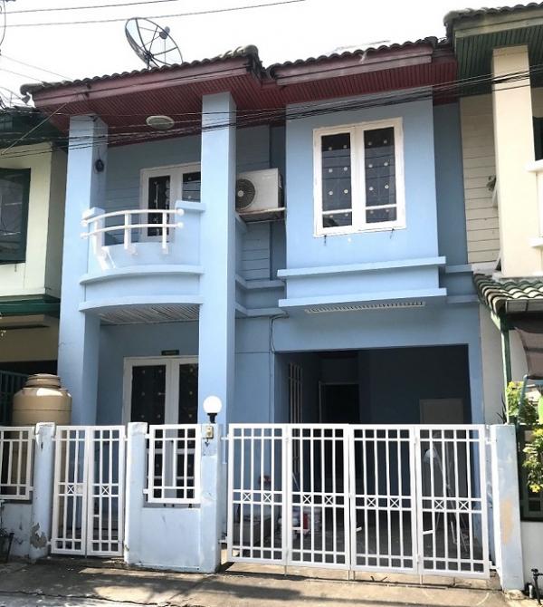 For RentTownhousePathum Thani,Rangsit, Thammasat : House for rent, Rangsit, Khlong 2, Thanyaburi, newly painted, with furniture and electrical appliances, convenient transportation, near the main road, near Future Park, near the electric train