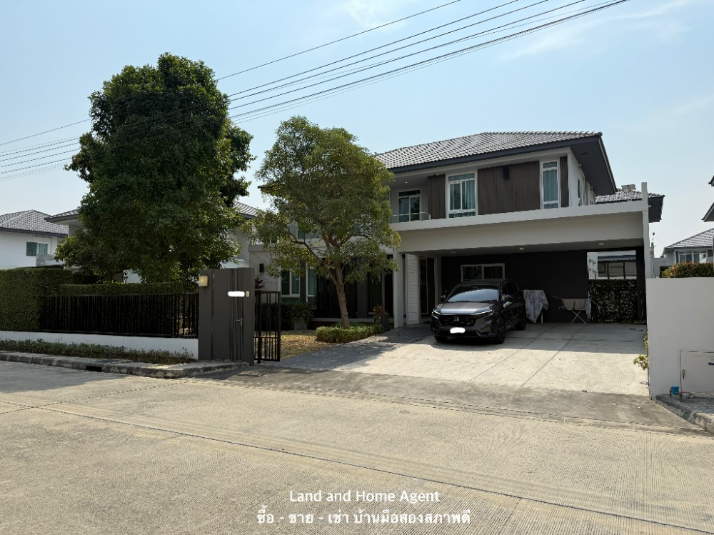 For SaleHouseLadkrabang, Suwannaphum Airport : Detached house Manthana Onnut-Wongwaen 5. 4 bedrooms, Plot near garden and clubhouse ready to move in