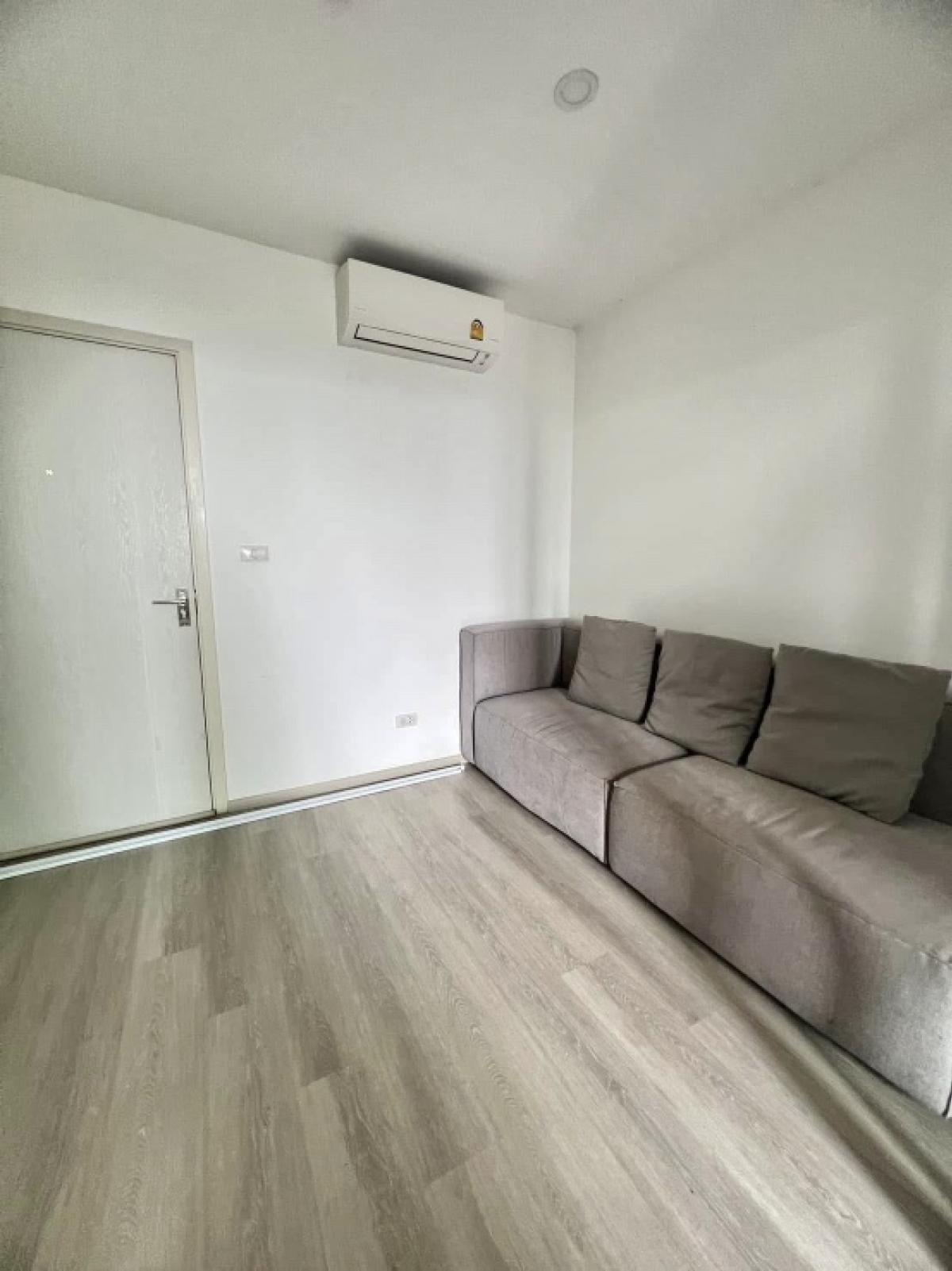 For RentCondoThaphra, Talat Phlu, Wutthakat : Condo for rent Elio Sathorn - Wutthakat (Elio Sathorn - Wutthakat) beautiful room, ready to move in, very convenient to travel