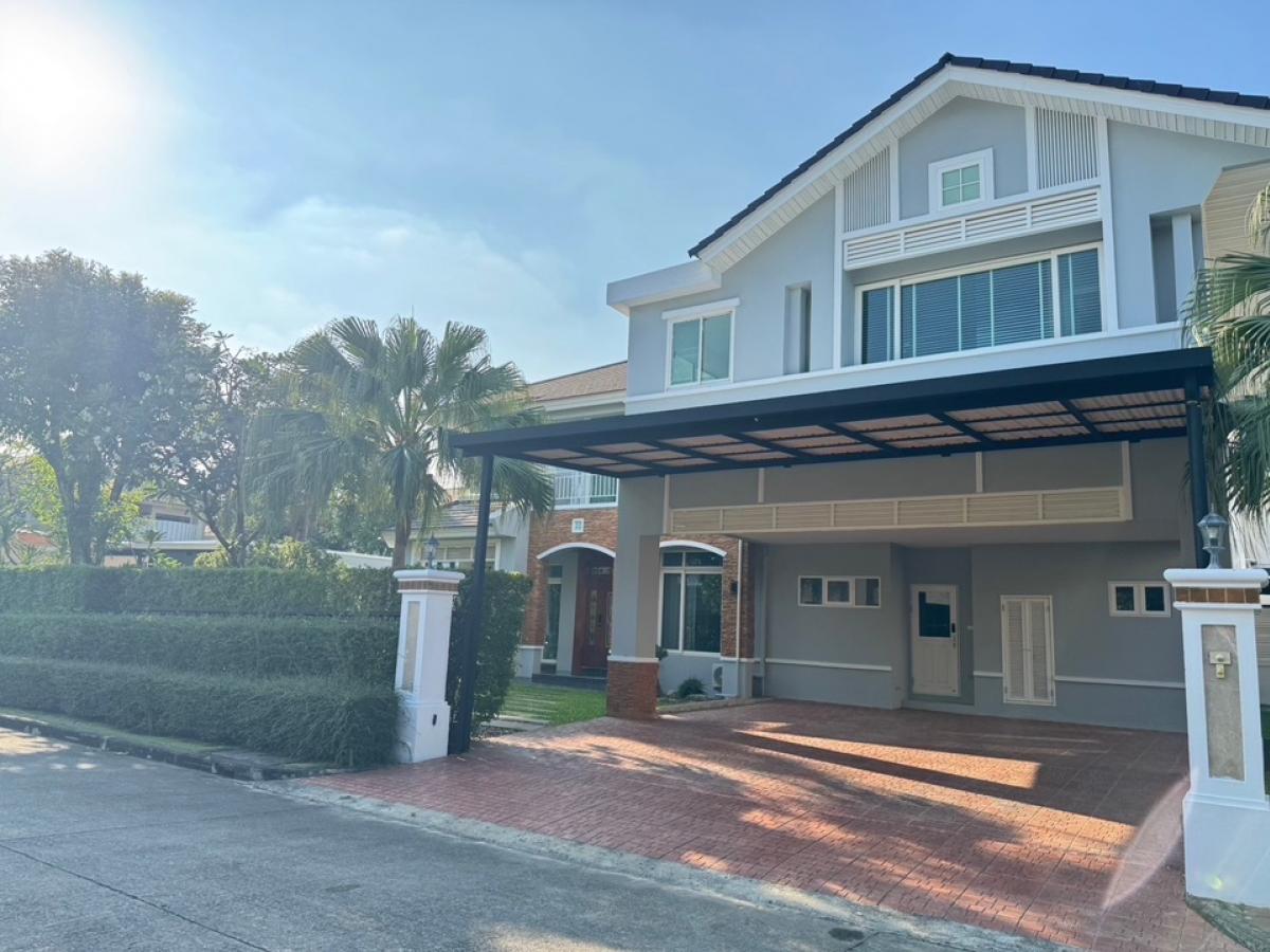 For RentHouseLadkrabang, Suwannaphum Airport : 🔥 Luxury house with swimming pool 🔥 Perfect masterpiece rama9 project 🌟 Details 🌟 Land area 200 square meters (there is a lot of space around the house) 🔥 There is a swimming pool, a guest house 🔥 5 bedrooms, 5 bathrooms, 1 maids room and a bathroom, park