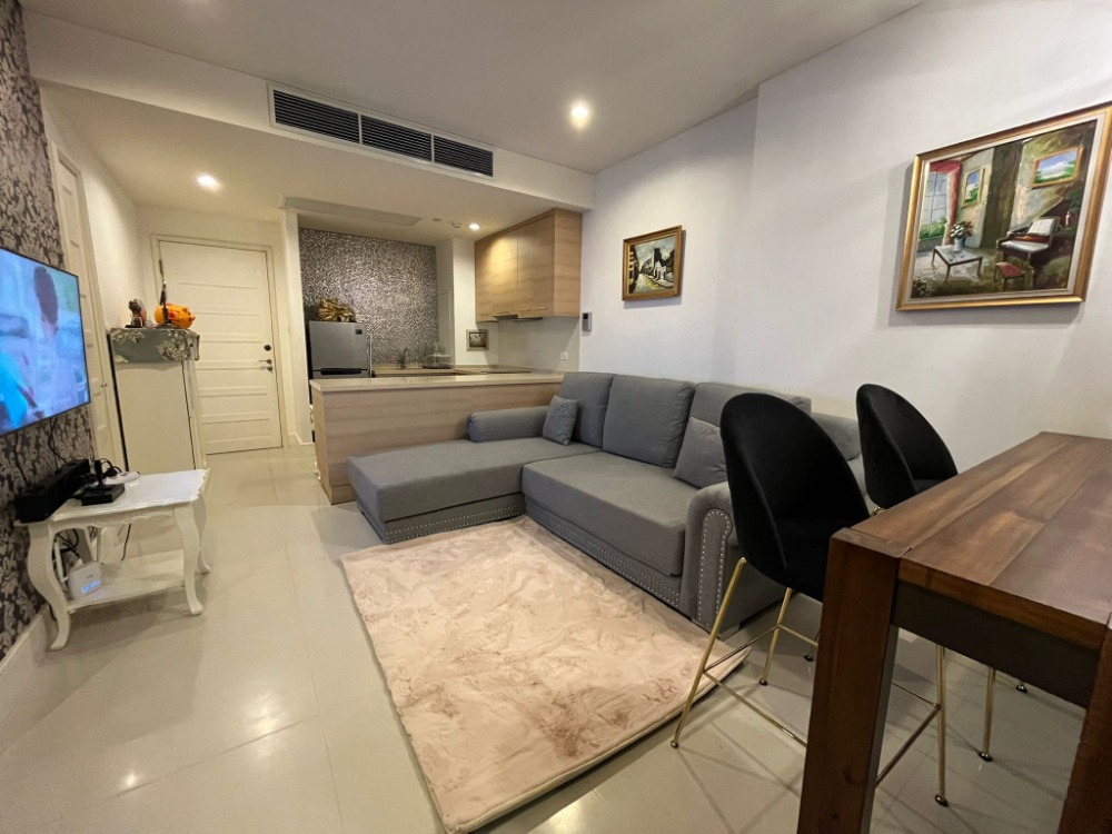 For SaleCondoSukhumvit, Asoke, Thonglor : 🔥 Dont miss Aguston Sukhumvit 22, a pet-friendly condo, beautiful room, unblocked view, selling for only 7,800,000 baht, contact 0968623850 🔥