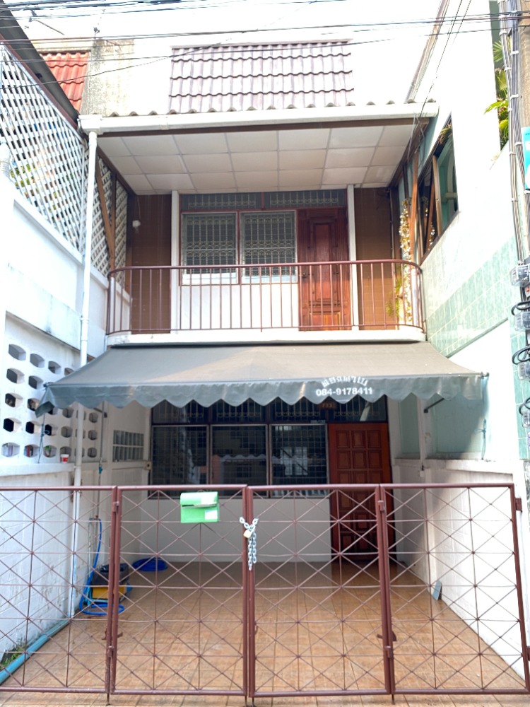 For RentTownhousePinklao, Charansanitwong : Townhouse for rent, 2 floors, Soi Charan 89, clean, good condition, worth living in