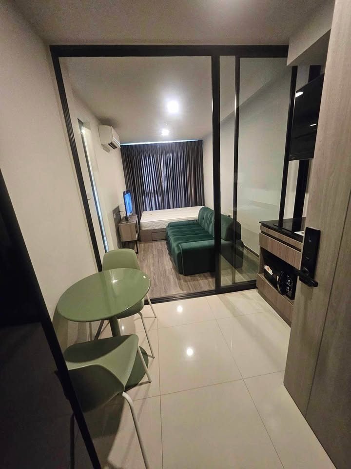 For RentCondoLadprao, Central Ladprao : Condo for rent: The Origin Ladprao 15, near MRT, silver and yellow