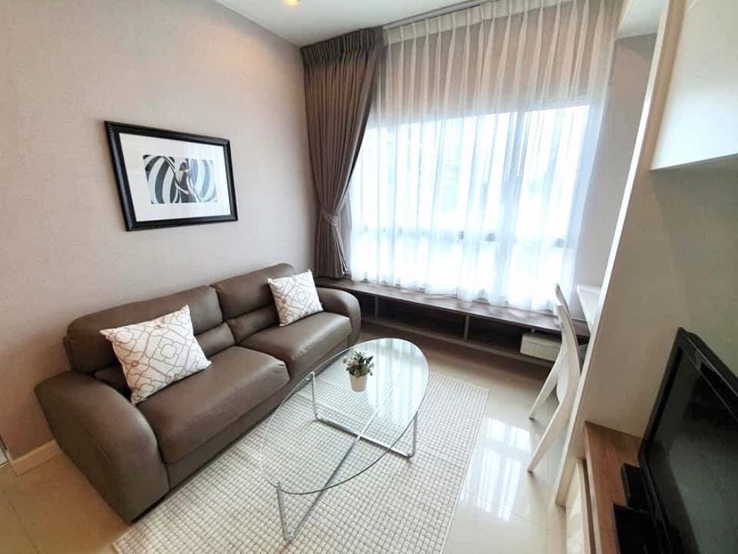 For RentCondoWongwianyai, Charoennakor : For rent: Q House Condo Sathorn, 4th floor, connected to parking lot, size 47 sq m., for rent 19,000 baht/month