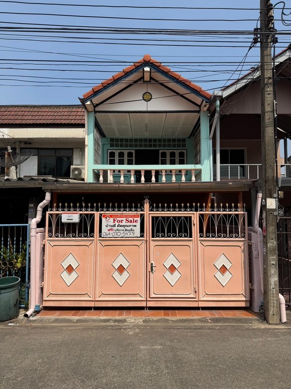 For SaleTownhouseNawamin, Ramindra : House for sale, Ram Intra 14, Soi 7, house ready to move in, only 70 meters into the alley.