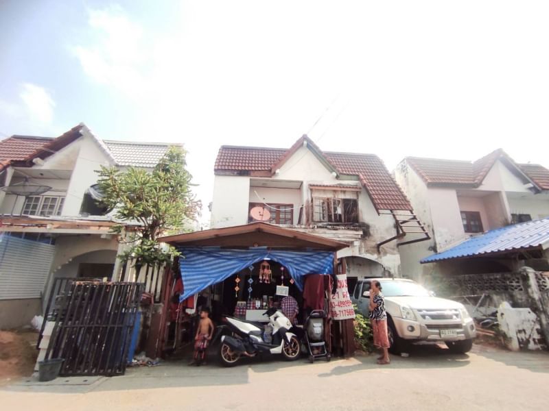 For SaleHouseMin Buri, Romklao : 2-storey twin house, Chat Luang Village, size 21 square wah, 3 bedrooms, Soi Rat Uthit 54, Saen Saep Subdistrict, Min Buri District, Bangkok