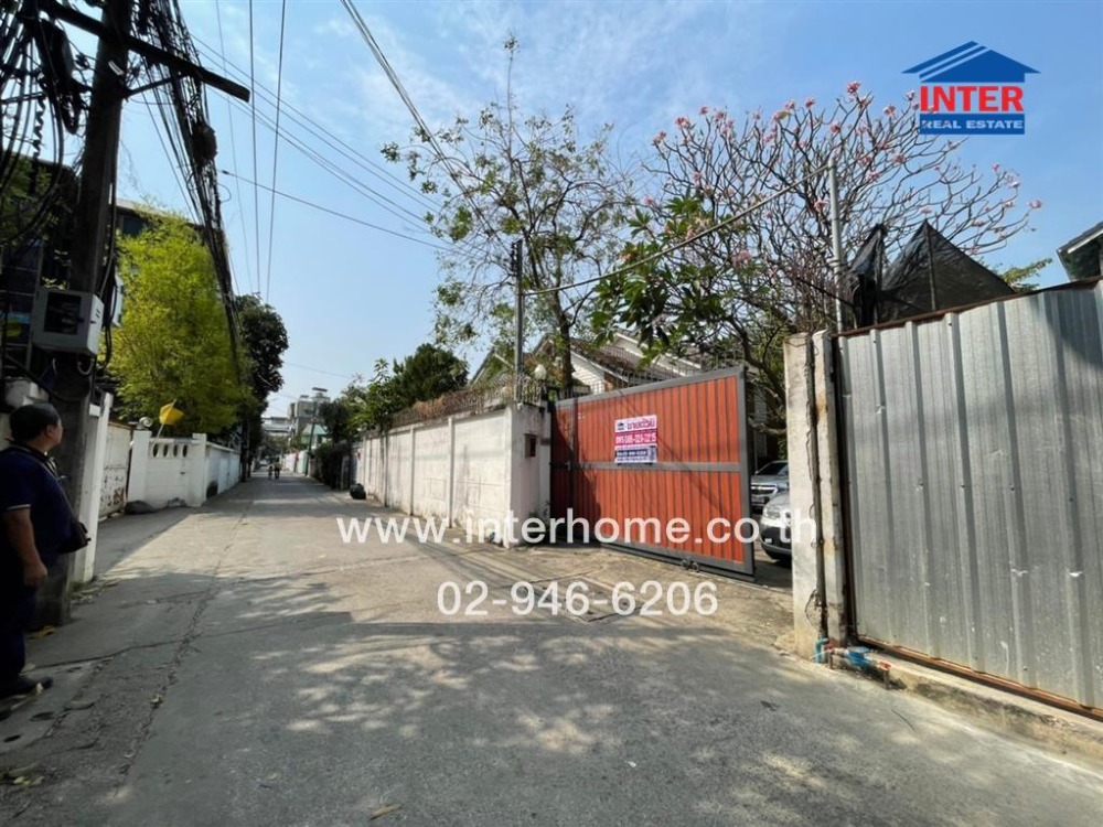 For SaleHouseRatchathewi,Phayathai : 2-storey detached house, 122 sq m., detached house + land, Rama 6 Road, near Vichaiyut Hospital, Soi Ronachai 2, Rama 6 Road (Setthasiri Road), Phaya Thai District, Bangkok