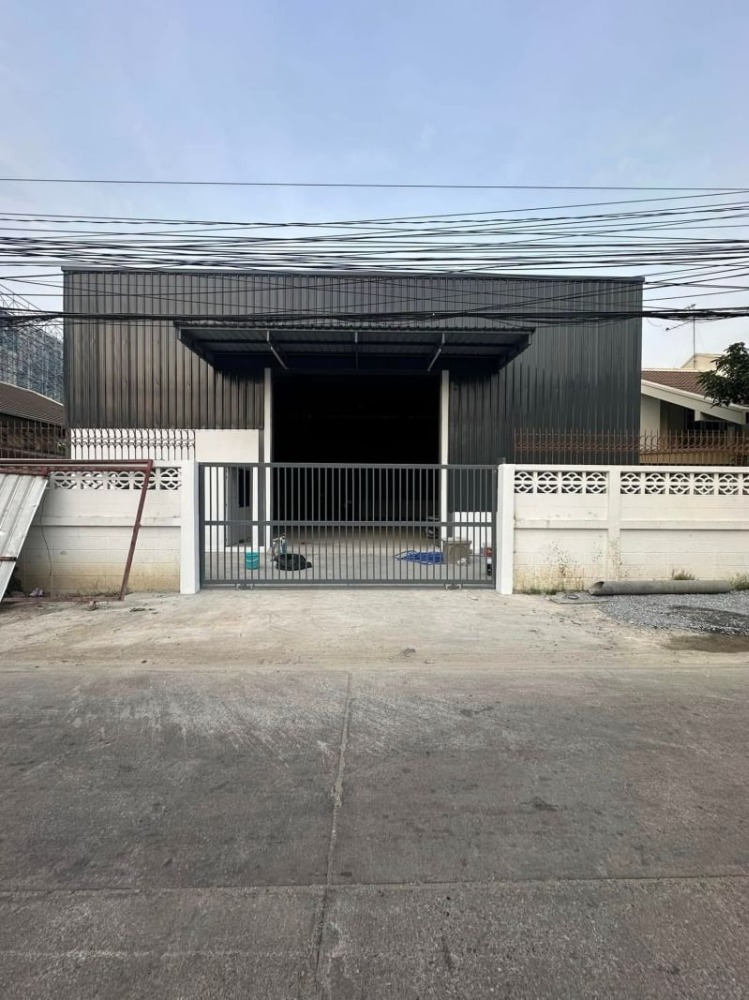 For RentWarehouseBang Sue, Wong Sawang, Tao Pun : Warehouse for rent, Soi Ramintra, size 200 sq m.